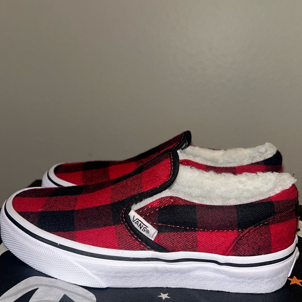 Checkered kids vans